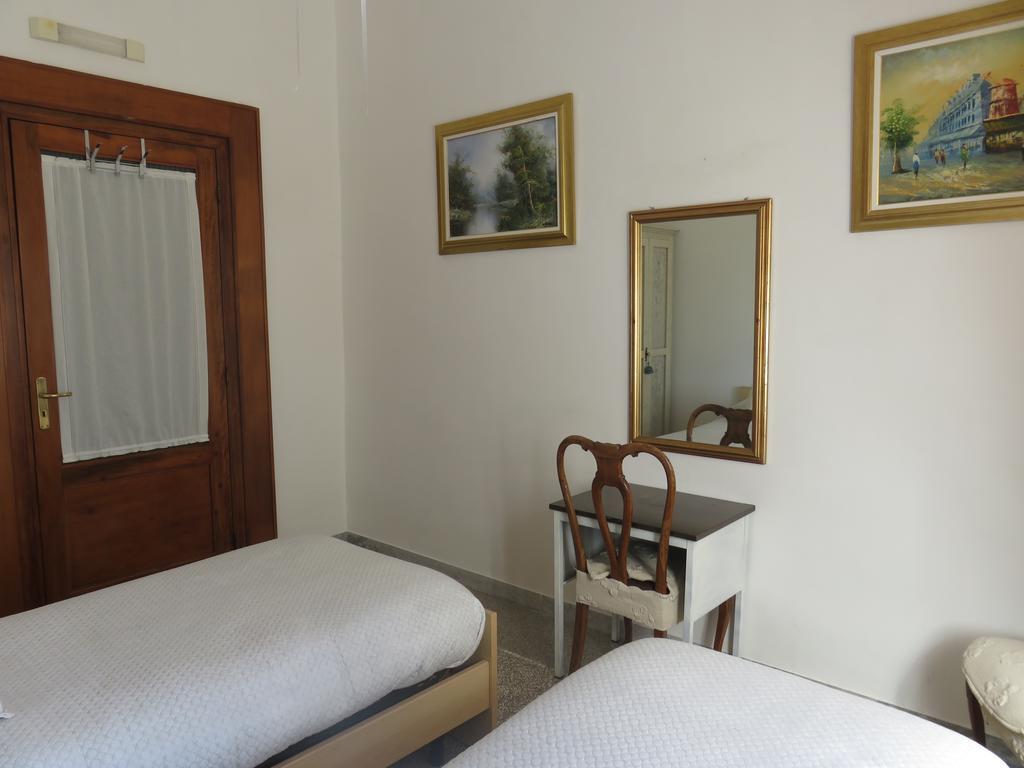 Rosy'S Hotel เนเปิลส์ ภายนอก รูปภาพ