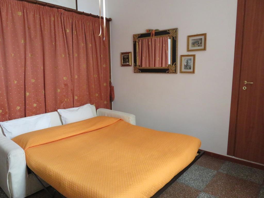 Rosy'S Hotel เนเปิลส์ ภายนอก รูปภาพ