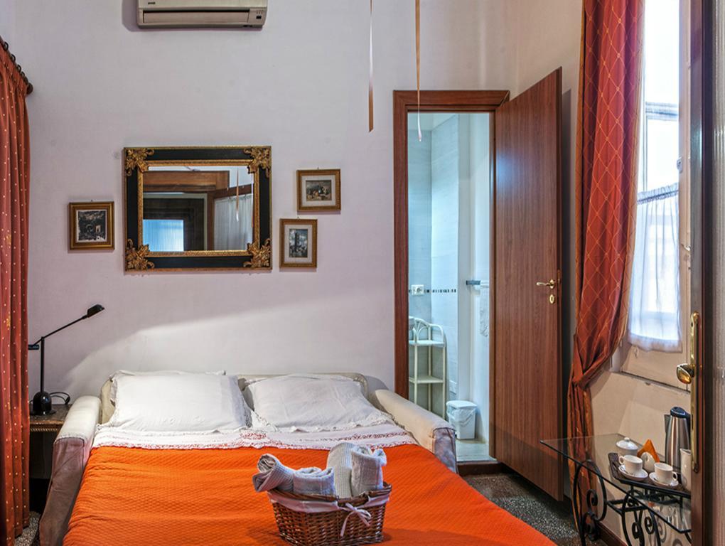Rosy'S Hotel เนเปิลส์ ภายนอก รูปภาพ