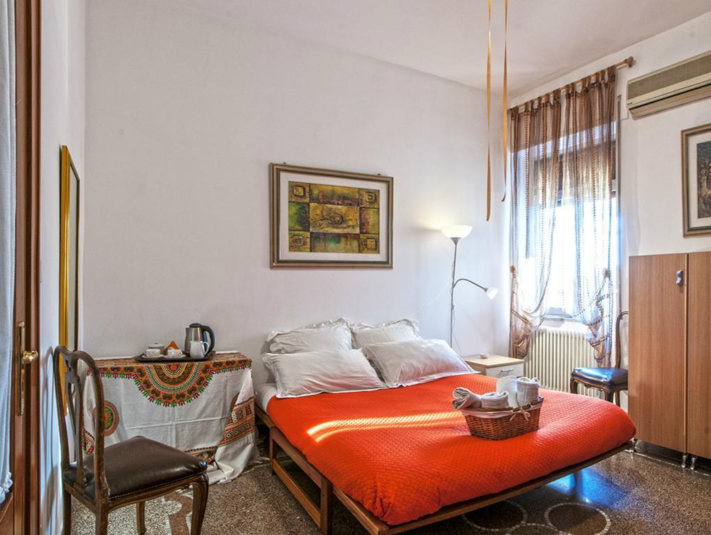Rosy'S Hotel เนเปิลส์ ภายนอก รูปภาพ