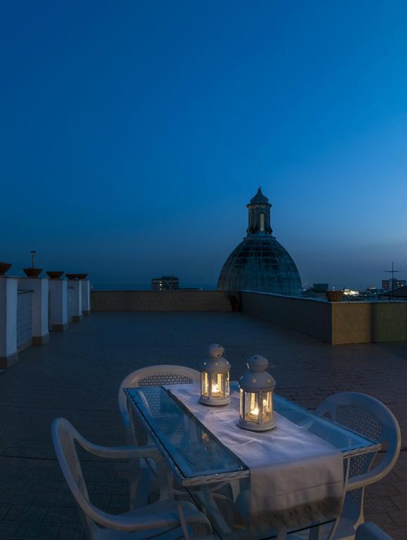Rosy'S Hotel เนเปิลส์ ภายนอก รูปภาพ